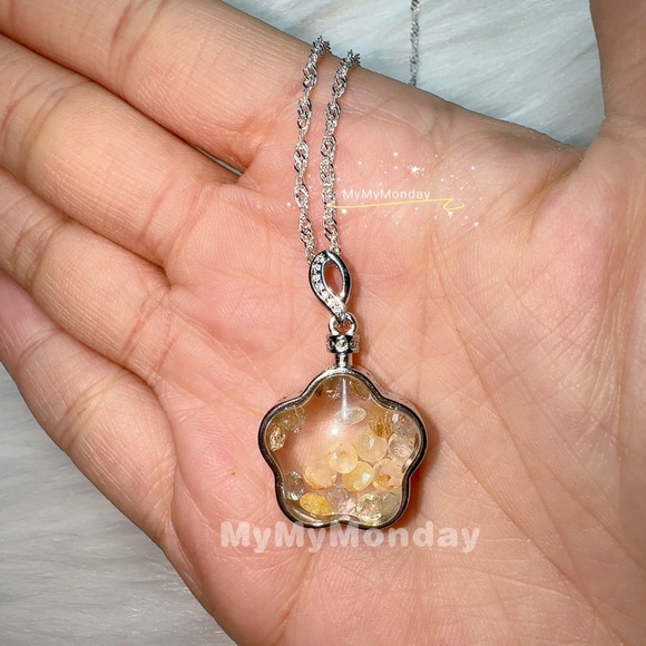 Golden Rutilated Quartz Necklace - Picture 3 of 4